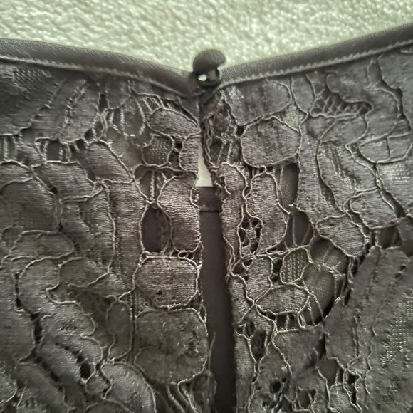 Romeo & Juliet Couture Lace Layered Fringe Short Sleeve Crop Top, Size S - Picture 14 of 16